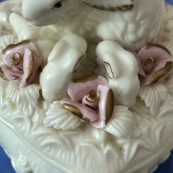 4/$100 Heart-Shaped Ceramic Trinket Box with Rabbit and Flowers - Picture 8 of 8